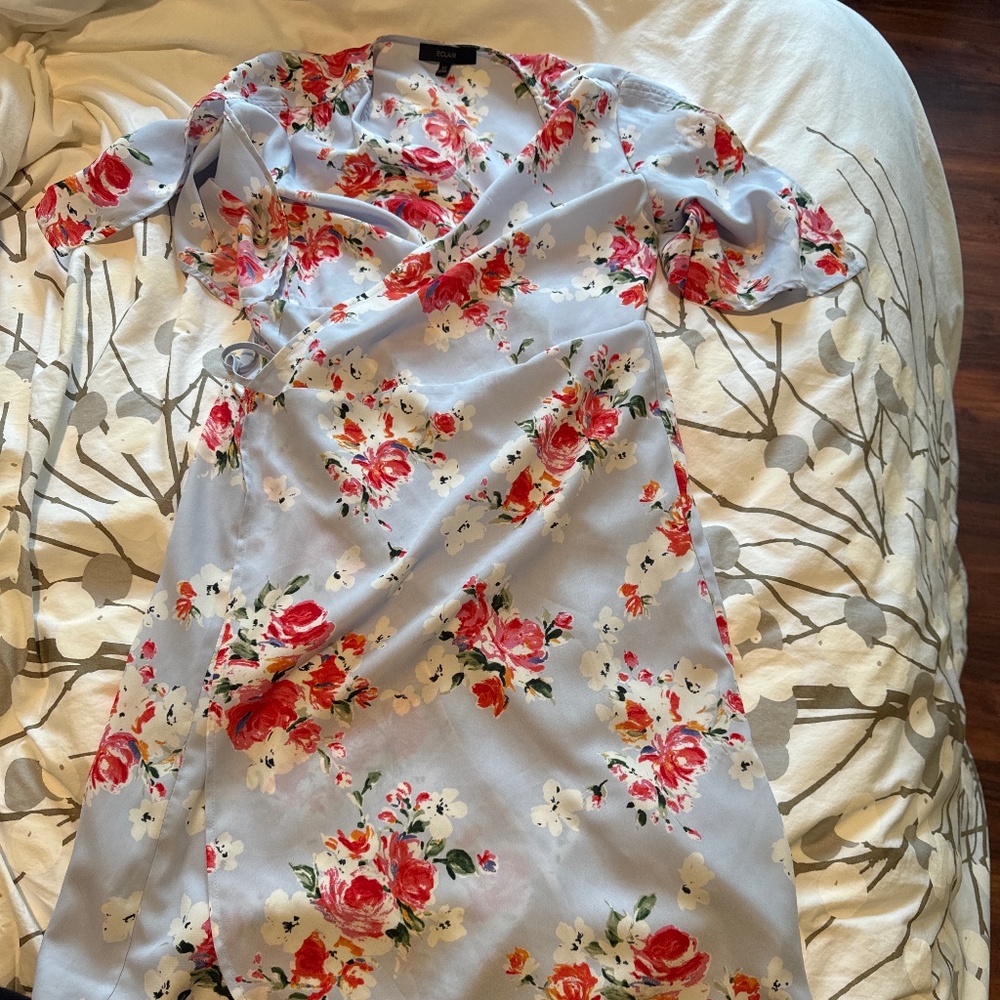 Mini eclair floral wrap dress